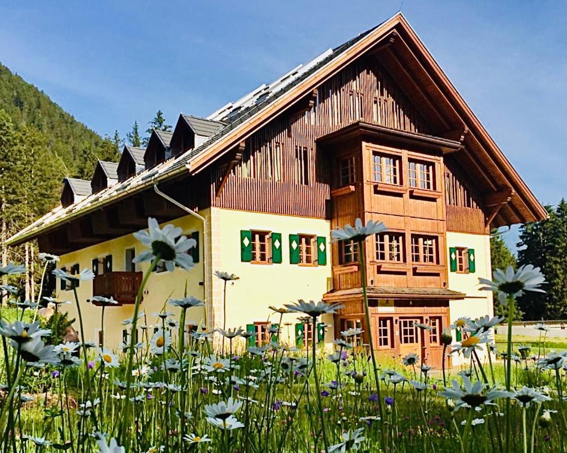 Natura Boutique Chalet Wellness Spa Dobbiaco Esterno foto