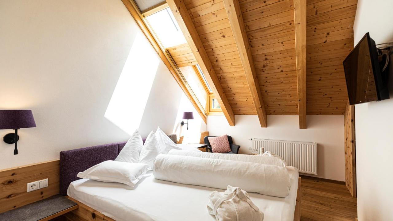Natura Boutique Chalet Wellness Spa Dobbiaco Esterno foto