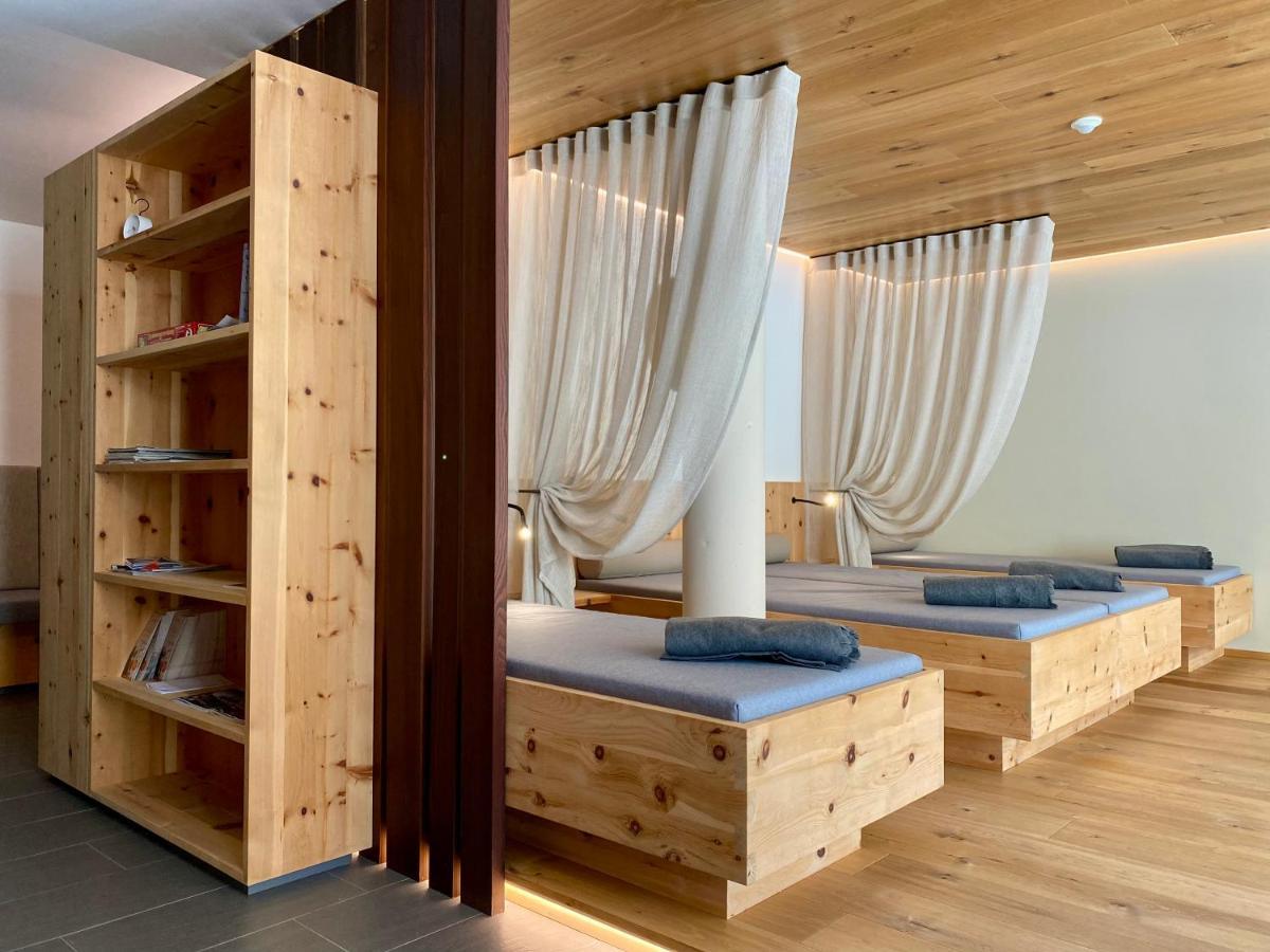 Natura Boutique Chalet Wellness Spa Dobbiaco Esterno foto