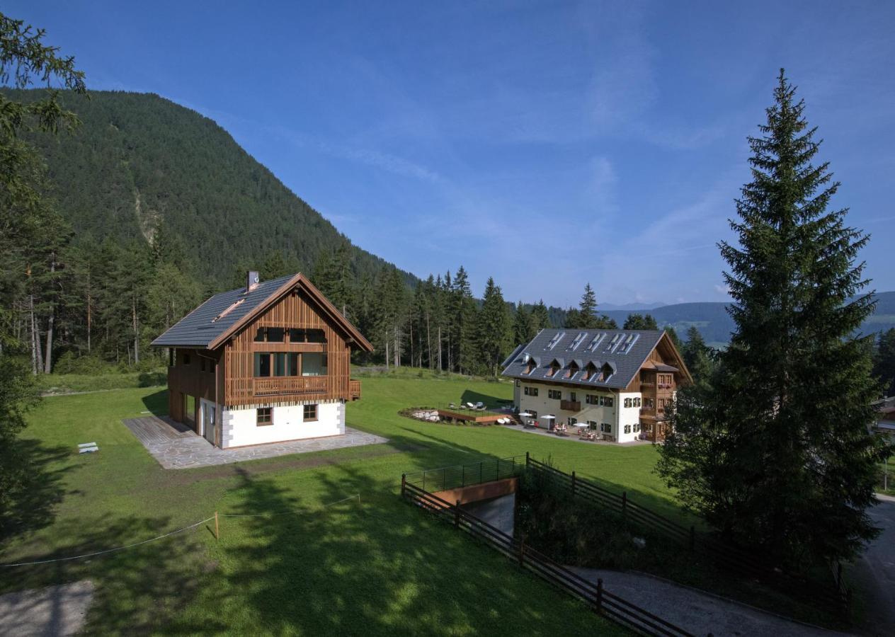 Natura Boutique Chalet Wellness Spa Dobbiaco Esterno foto